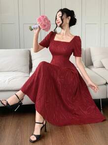 DAZY Vestito elegante da donna a vita aderente, scollo quadrato, di lunghezza media