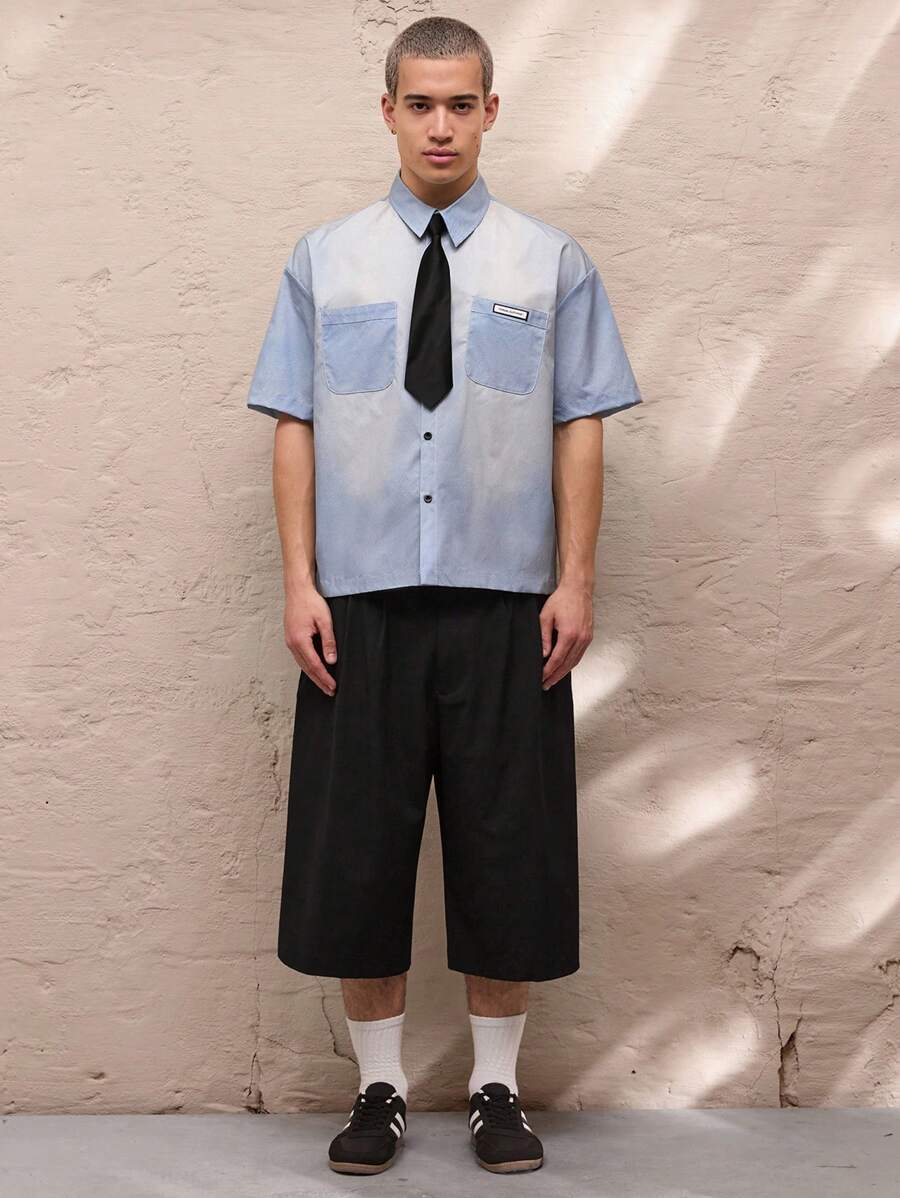 Manfinity VCAY Camisa cargo masculina, tamanho padrão, lavada, cáqui desgastada, folgada, manga curta, com gravata de cortesia - Baby Azul - Ver 1