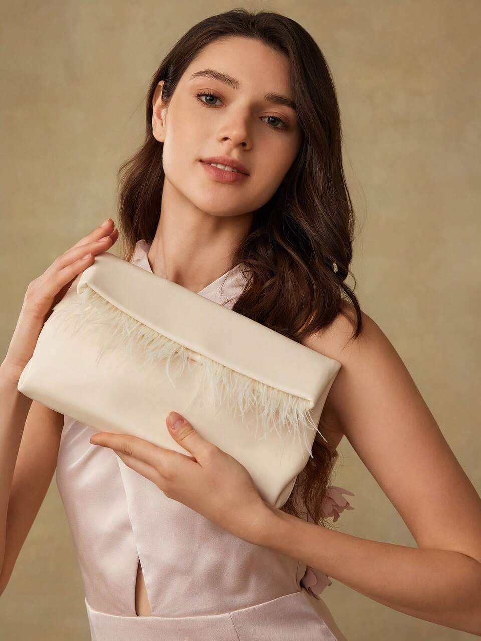 MOTF WOMEN'S SQUARE FAUX FEATHER CLUTCH BAG