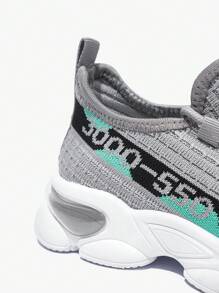 Chaussures de sport grises souples et respirantes en maille, polyvalentes et casual, parfaites pour la rentrée scolaire