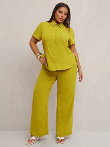 SHEIN SXY Conjunto de 2 piezas de primavera y verano para mujer de talla grande: camisa de manga corta elegante y sexy con pantalones rectos. Traje de dos piezas adecuado para uso diario de oficina, trabajo, crucero, salida, vacaciones en la playa, elegante, ropa de calle, que alarga las piernas.