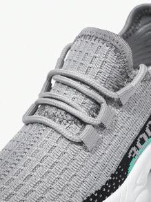Chaussures de sport grises souples et respirantes en maille, polyvalentes et casual, parfaites pour la rentrée scolaire