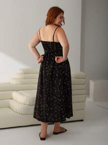 SHEIN EZwear Vestido Negro Largo Tipo Slip con Estampado Floral para Mujer Talla Grande, Ideal para el Verano