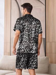 男士豹纹仿丝衬衫和短裤睡衣套装 - 黑色 - 查看 4
