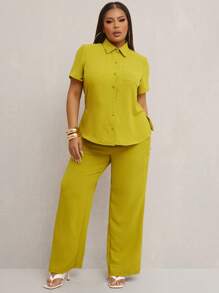 SHEIN SXY Conjunto de 2 piezas de primavera y verano para mujer de talla grande: camisa de manga corta elegante y sexy con pantalones rectos. Traje de dos piezas adecuado para uso diario de oficina, trabajo, crucero, salida, vacaciones en la playa, elegante, ropa de calle, que alarga las piernas.