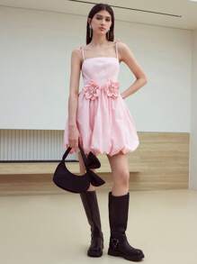 MOTF STUDIO 细肩带花卉贴花荷叶边迷你连衣裙