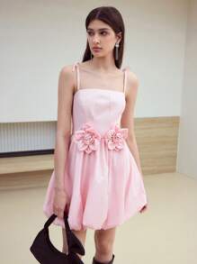 MOTF STUDIO 细肩带花卉贴花荷叶边迷你连衣裙