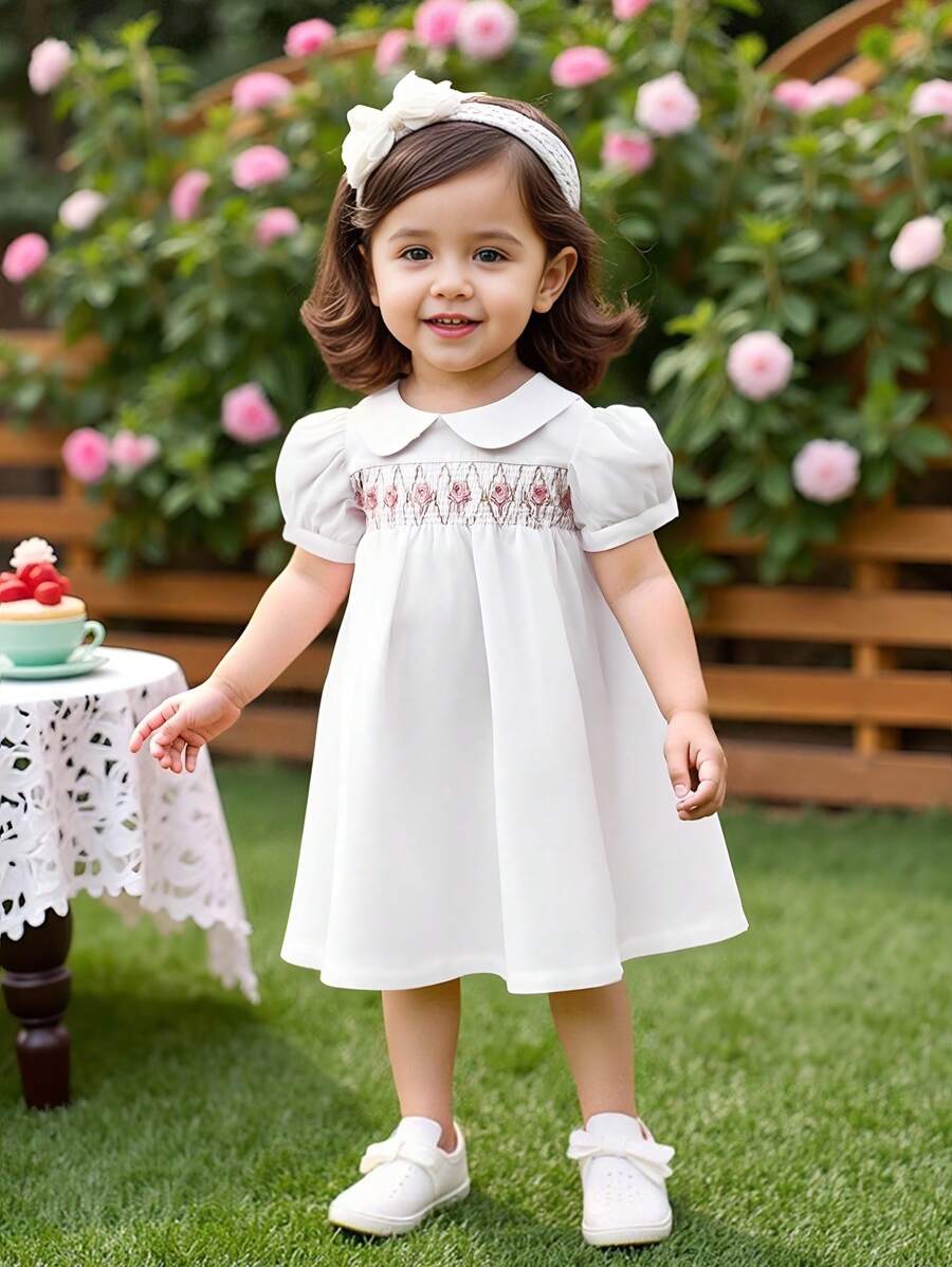 Vestido blanco con cuello Peter Pan y diseño de moño para bebé niña, adecuado para el verano. El cuello Peter Pan y el diseño del moño hacen que el bebé se vea talla grande exquisito y adorable, de moda, versátil y elegante. - Multicolor - Ver 1