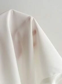 Sweetra 极简美式风格白色荷叶边V领短袖衬衫，褶裥收腰女式衬衫 - 白色 - 查看 3