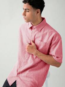 SWAVVY Camisa de verano informal para hombre, de tejido, con botones delanteros, bolsillo parche y rayas, para la escuela