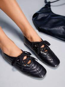 CUCCOO GRLICON 女士 Y2K 风格平底鞋，适合朋克、骑行者、酷女孩、万圣节、圣诞节、派对装扮 - 黑色 - 查看 1