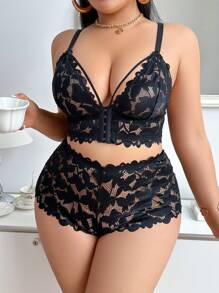Seduluxe 2pcs Plus Size Front Closure Lace Wireless Sexy Bra & Panty Lingerie Set - Black - View 4
