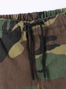 SHEIN Young Boy Retro Casual Street Style Loose Comfortable Multi-Pocket Drawstring Waist & Ankle Zipper Camo Cargo Jeans Pants - Army Green - View 5