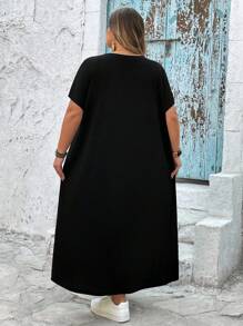 SHEIN CURVE+ Váy dài cổ chữ V màu đen tay ngắn thời trang xuân hè cỡ lớn cho nữ, thoải mái hàng ngày, rộng rãi, thoải mái, trang phục mùa hè cho nữ, trang phục đi nhà thờ cho nữ, phong cách quý tộc cổ điển cho nữ, trang phục giáo viên cho nữ, trang phục sân bay cho nữ, Curve Plus, trang phục đi biển theo phong cách Boho cho nữ/váy đi biển/trang phục nghỉ dưỡng trên bãi biển/đồ dùng cần thiết cho bãi biển/váy tốt nghiệp/váy tiệc trà - màu đen - Xem 2