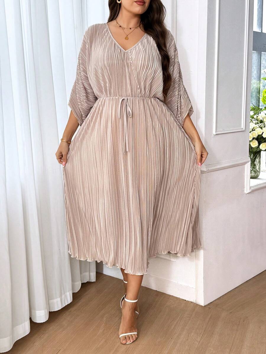 SHEIN Frenchy 大码休闲简约黑色长款百褶朴素女式连衣裙 - 杏色 - 查看 1