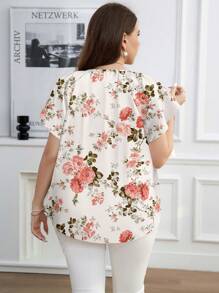 SHEIN Clasi Blusa holgada de manga corta con cuello redondo y estampado de rosas, adecuada para la playa o vacaciones en primavera/verano, tallas grandes para mujeres - Multicolor - Ver 2