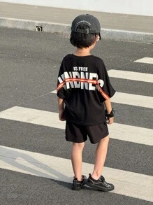 SHEIN 2pcs Boys Casual Versatile Back-Print Graphic Tee & Shorts Set - Black - View 4