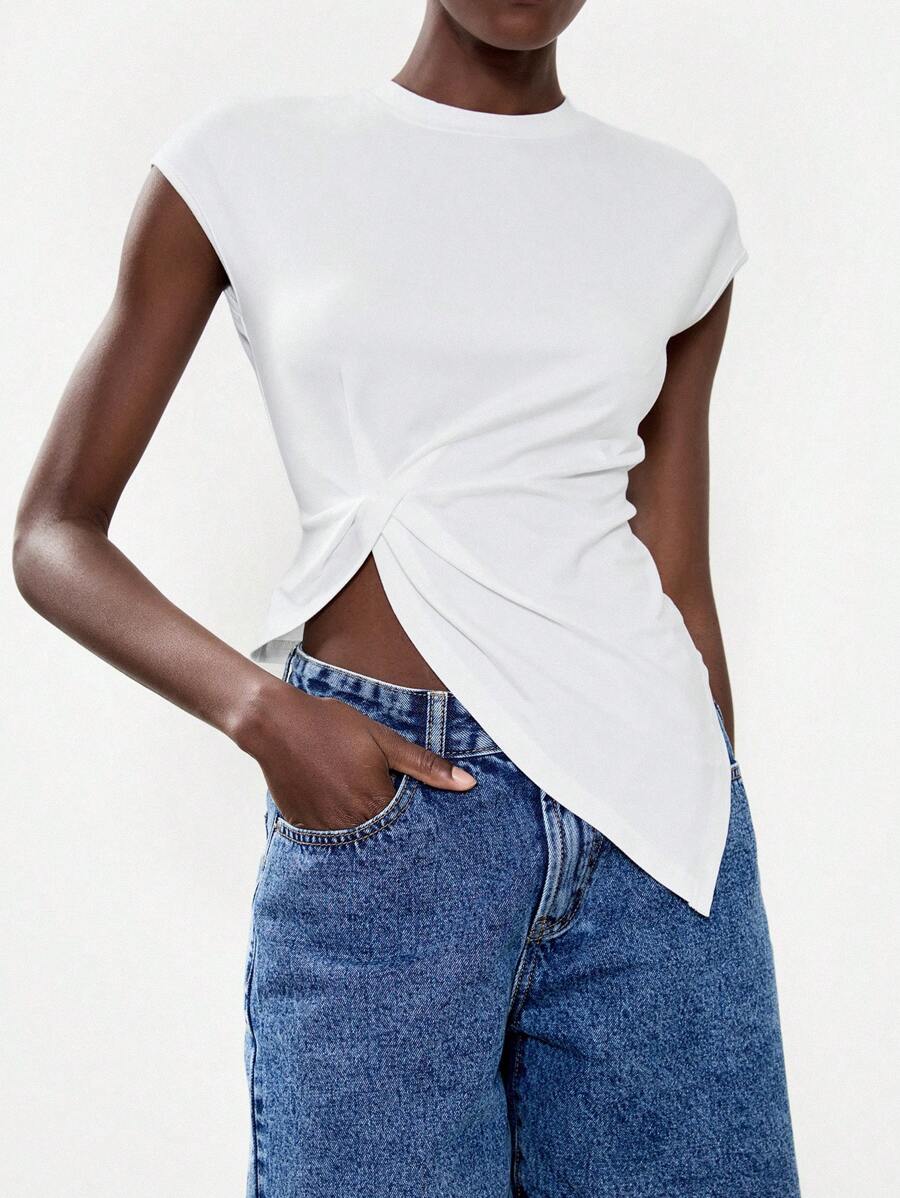 Lumivelle Women's Elegant Minimalist White T-Shirt, Versatile For Daily Commute, Stylish - White - View 1