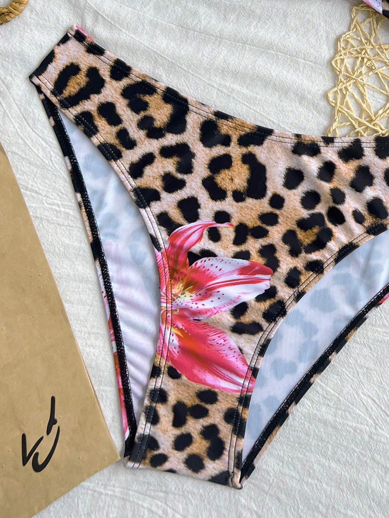 Swim Mod Conjunto de Maiô Tankini com Decoração de Metal e Estampa de Leopardo, Moda Chegada Primavera para Mulheres - Multicolorido - Visão 6