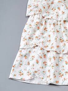 Vestido de niña preadolescente con múltiples capas de volantes y estampado floral, falda de tipo pastel, ideal para fiestas y salidas con estilo campestre en todas las estaciones