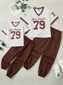 Set da 2 pezzi: maglietta sportiva con scollo a V e stampa numerica colore marrone caffè di taglia oversize e pantaloni casual tinta unita marroni