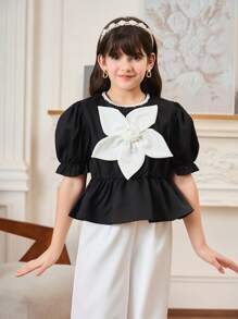 SHEIN Blusa de verano elegante para niñas preadolescentes con mangas abullonadas, volante en el bajo y flores 3D con cuentas