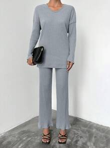 EURMUSE 2件組女款純色長袖V領上衣與長褲套裝 - 淺灰色 - 查看 2