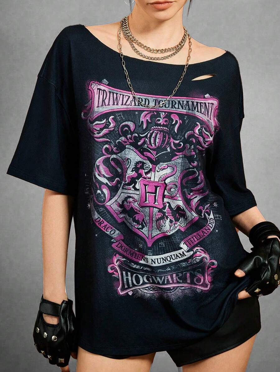 HARRY POTTER X SHEIN Women's Black Asymmetrical Shoulder Casual Retro Punk Dark Mottled Letter & College Badge Pattern Short Sleeve Loose T-Shirt, Comfortable In Summer