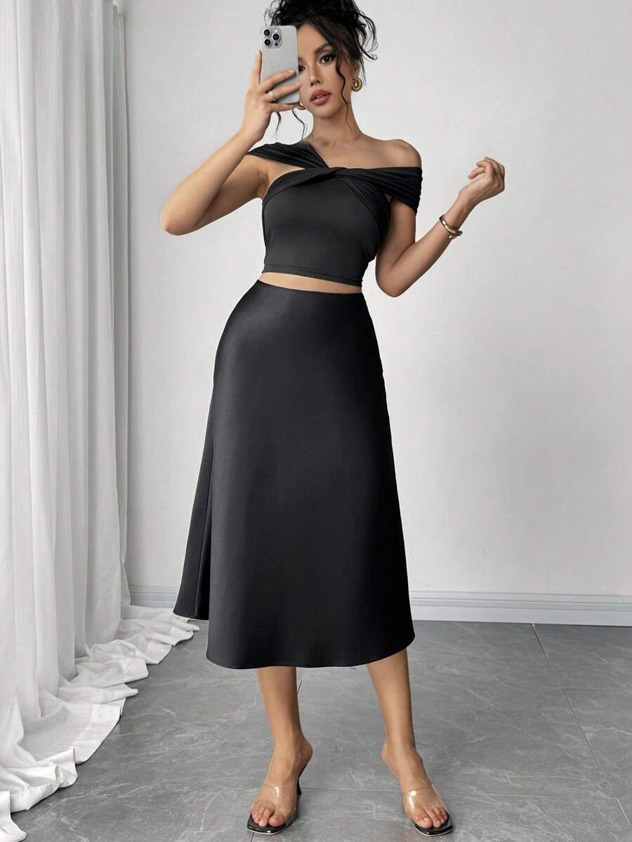 SHEIN Clasi 2pcs Set Knitted Plaid Ruffle Asymmetric Collar Form-Fitting Crop Top & High Waisted Solid Color Fishtail Skirt Women's Concert Attire - Black - View 1