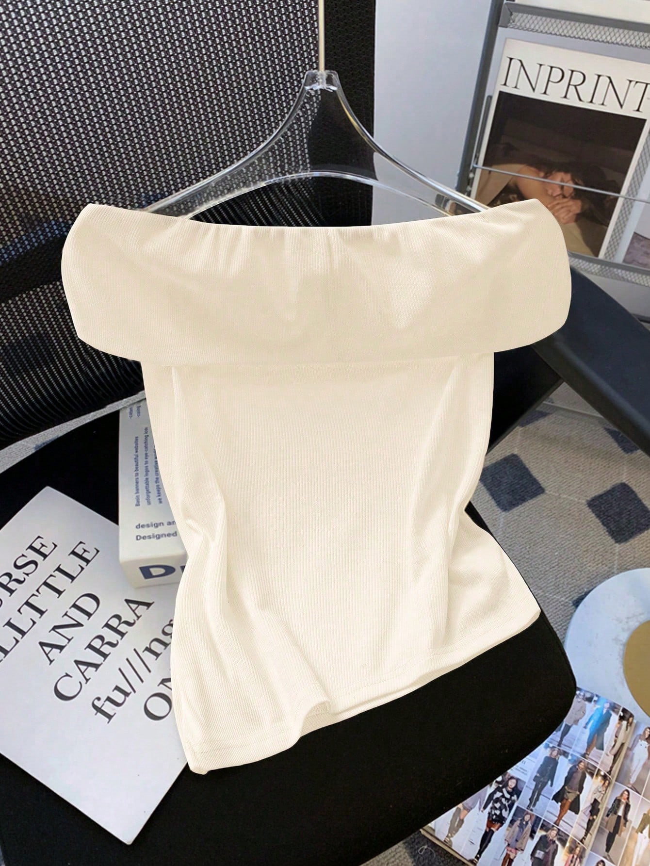 Franclia تيشيرت نسائي ضيق محبوك مكشوف الكتفين بطبع...