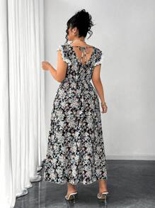 SHEIN Clasi Kleid in Große Größen mit V-Ausschnitt, geraffter Taille, ausgestelltem Saum und Spitzen-Schulterdetails, kleines Blumenmuster, geeignet für Urlaub, Ausflüge, Partys, Dates - Verschiedenfarbig - Übersicht 2