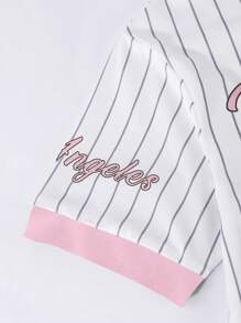 SHEIN Camiseta deportiva informal para niñas preadolescentes, camiseta de cuello en V con estampado de letras y números
