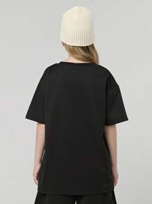 SHEIN Explorewe Tween Girls Loose Letter Print Crew Neck T-Shirt And Shorts Set. Suitable For Playing In The Neighborhood, Going For A Walk With Family, Or Shopping With Friends - Black - View 3