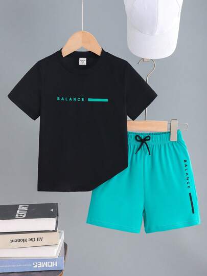 SHEIN Streecool Kids 2pcs/Set Boy Letter Print Short Sleeve T-Shirt And Shorts Casual Outfit, School, Campus, College