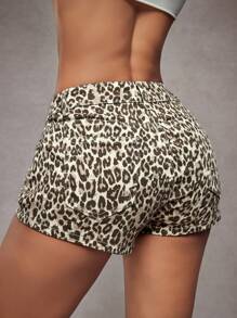 SHEIN ICON Frauen Super Kurze Jeansshorts mit Leoparden Muster und Tasche, verwaschen - Verschiedenfarbig - Übersicht 2