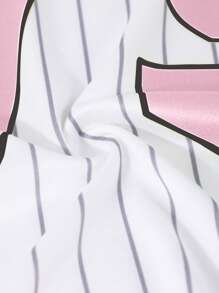 SHEIN Camiseta deportiva informal para niñas preadolescentes, camiseta de cuello en V con estampado de letras y números