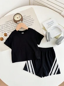 SHEIN Leap Crew Bộ 2 món/bộ áo thun tay ngắn màu đen thời trang thoải mái và quần short cho bé trai/bé gái, thích hợp mặc trong nhà, ngoài trời, hàng ngày, thể thao, tiệc tùng, chụp ảnh, ngày lễ, lễ hội - màu đen - Xem 6