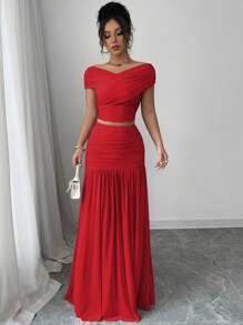 Elenzga 女式纯色露肩短款上衣和荷叶边下摆迷你裙两件套，时尚