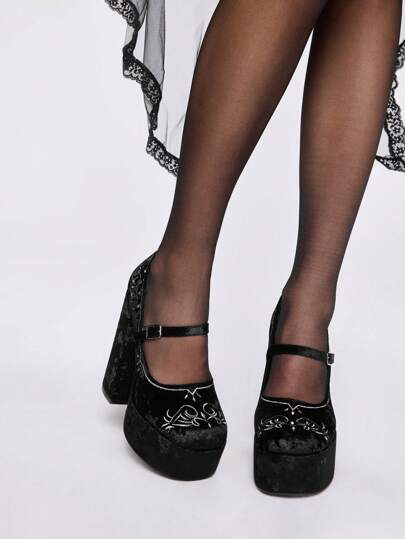 Goth Women's Rivets Embroidery Pattern High Heel Platform Pumps, Spring & Autumn New Arrival