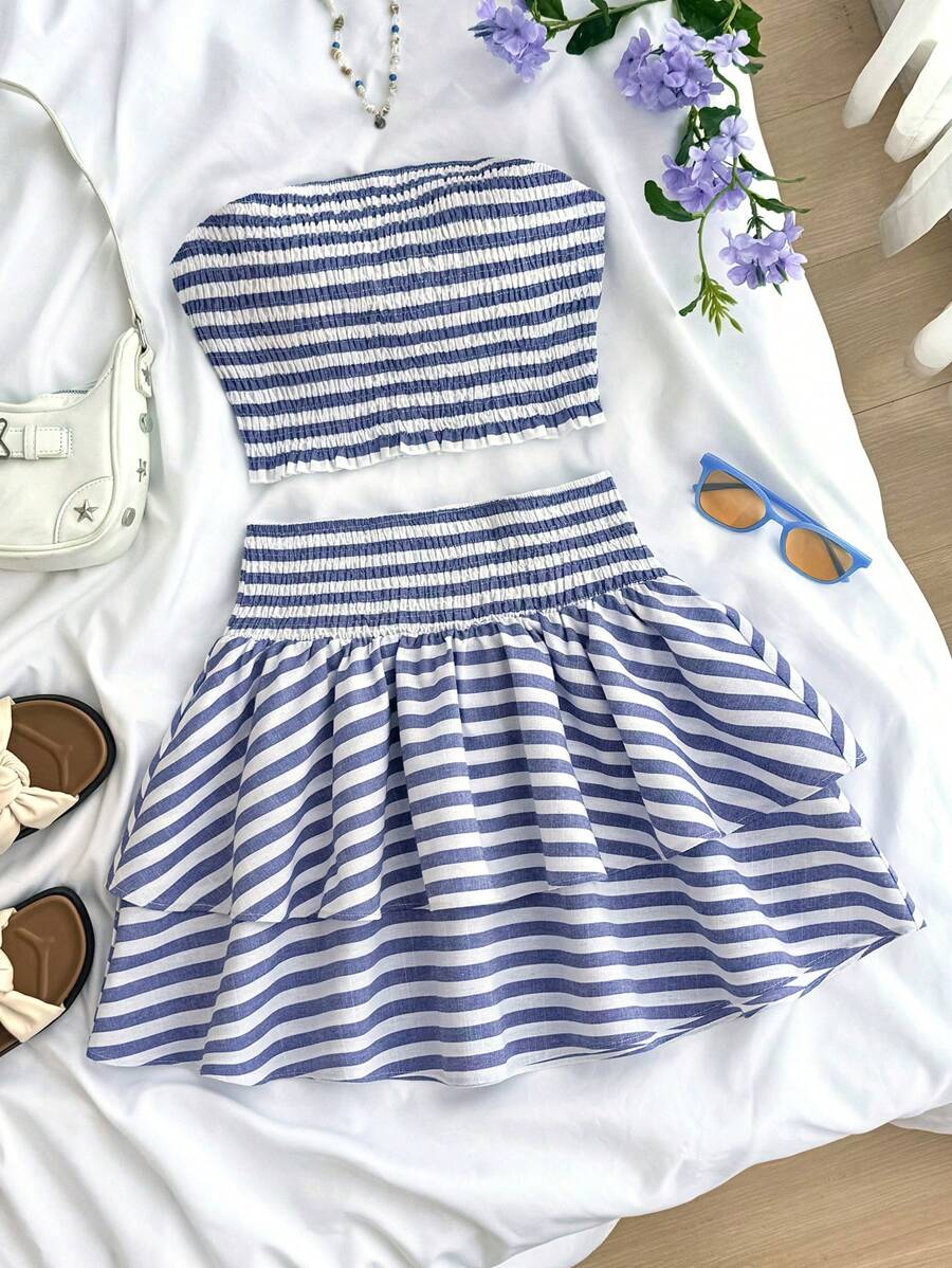 SHEIN 少女条纹抹胸编织绑带短款上衣和高腰分层荷叶边下摆蛋糕裙两件套服装，度假休闲街头服饰 - 藍白色 - 查看 1
