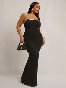 SHEIN SXY Robe-camisole élégante à ourlet de sirène et couleur contrastée pour femme forte. Convient pour les fêtes et le port quotidien