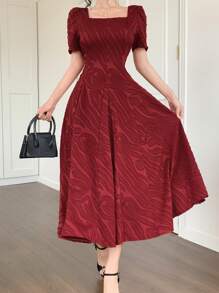 DAZY Vestito elegante da donna a vita aderente, scollo quadrato, di lunghezza media