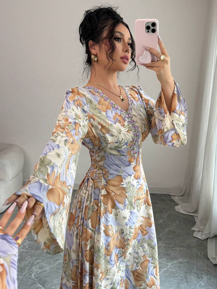 SHEIN Najma 女式V领花卉印花优雅长袖阿拉伯连衣裙 - 彩色 - 查看 1