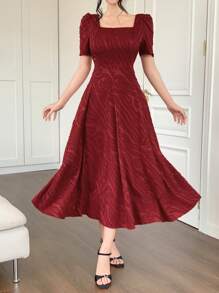 DAZY Vestito elegante da donna a vita aderente, scollo quadrato, di lunghezza media