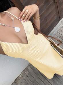 Sunnyshic 灰色和白色条纹 V 领露背系带纽扣设计长裙