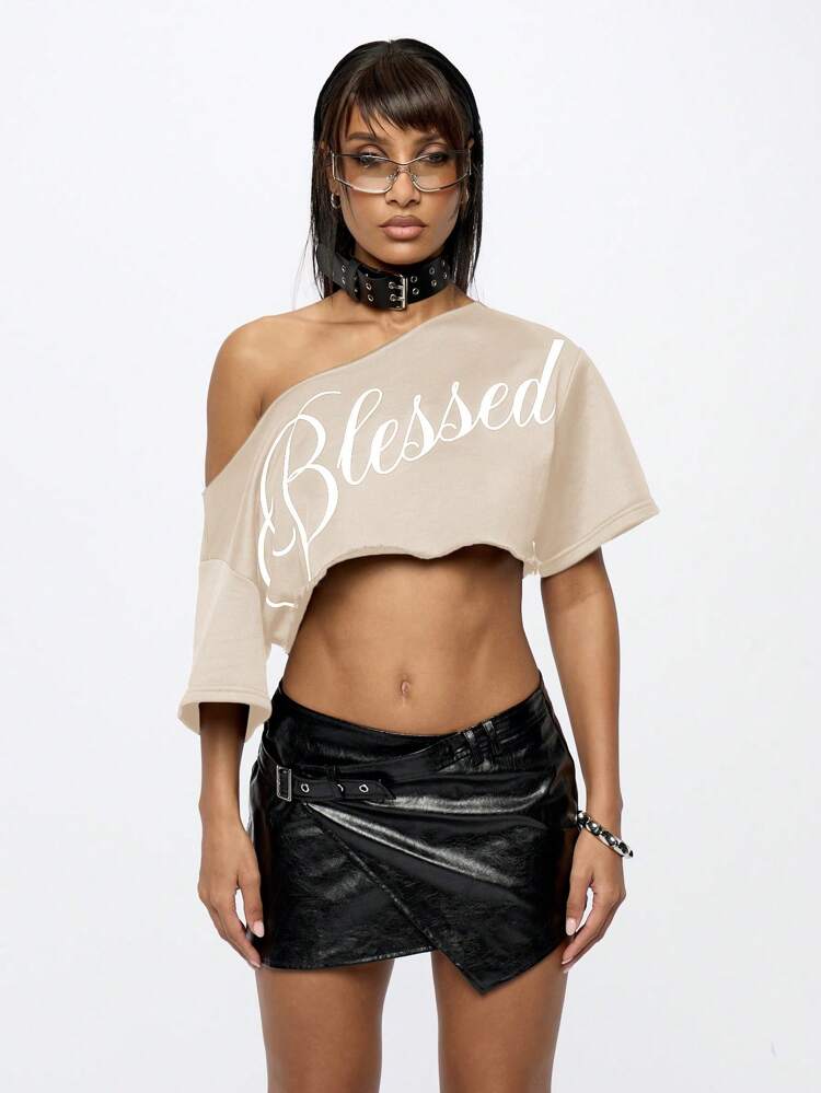SUMWON WOMEN Slogan Off Shoulder Asymmetric Cropped Top Edgy Statement