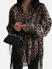 SHEIN Camisa informal con botones de manga larga con estampado de leopardo para mujer de talla grande