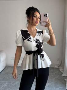 Elenzga Blusa estiva da donna con scollo a V, vita arricciata, maniche a sbuffo, con stampa in bianco e nero