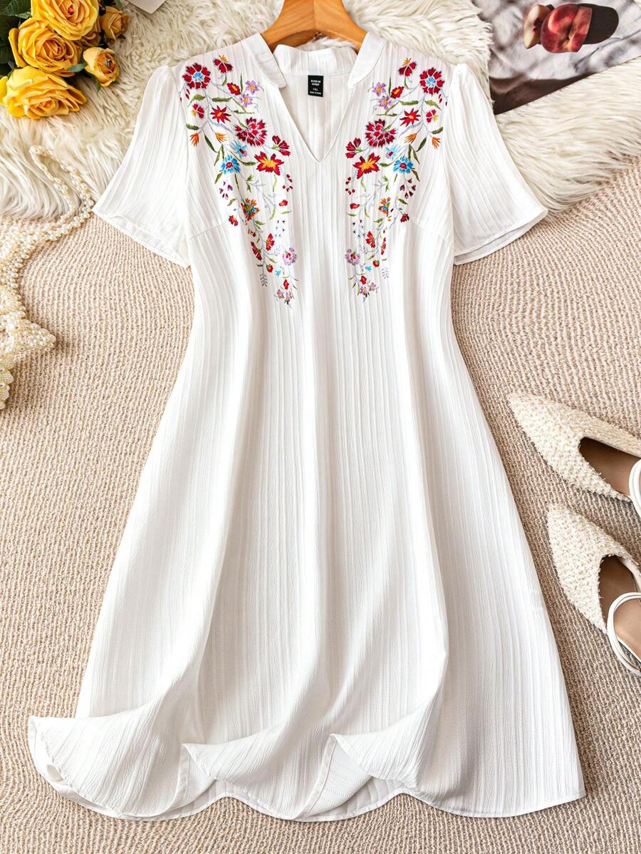 SHEIN LUNE Đầm dài vừa phải tay ngắn cổ chữ V họa tiết hoa thời trang đi làm thường ngày cho nữ, thoải mái, đa năng, vải thoải mái, màu trắng, cỡ lớn, phù hợp cho mùa xuân, hè, thu - trắng - Xem 1