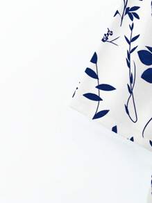 EMERY ROSE Versatile Vacation Style Blue & White Ditsy Floral Pattern Crew Neck Chest Pocket Plus Size T-Shirt, Casual & Simple, Suitable For Summer
